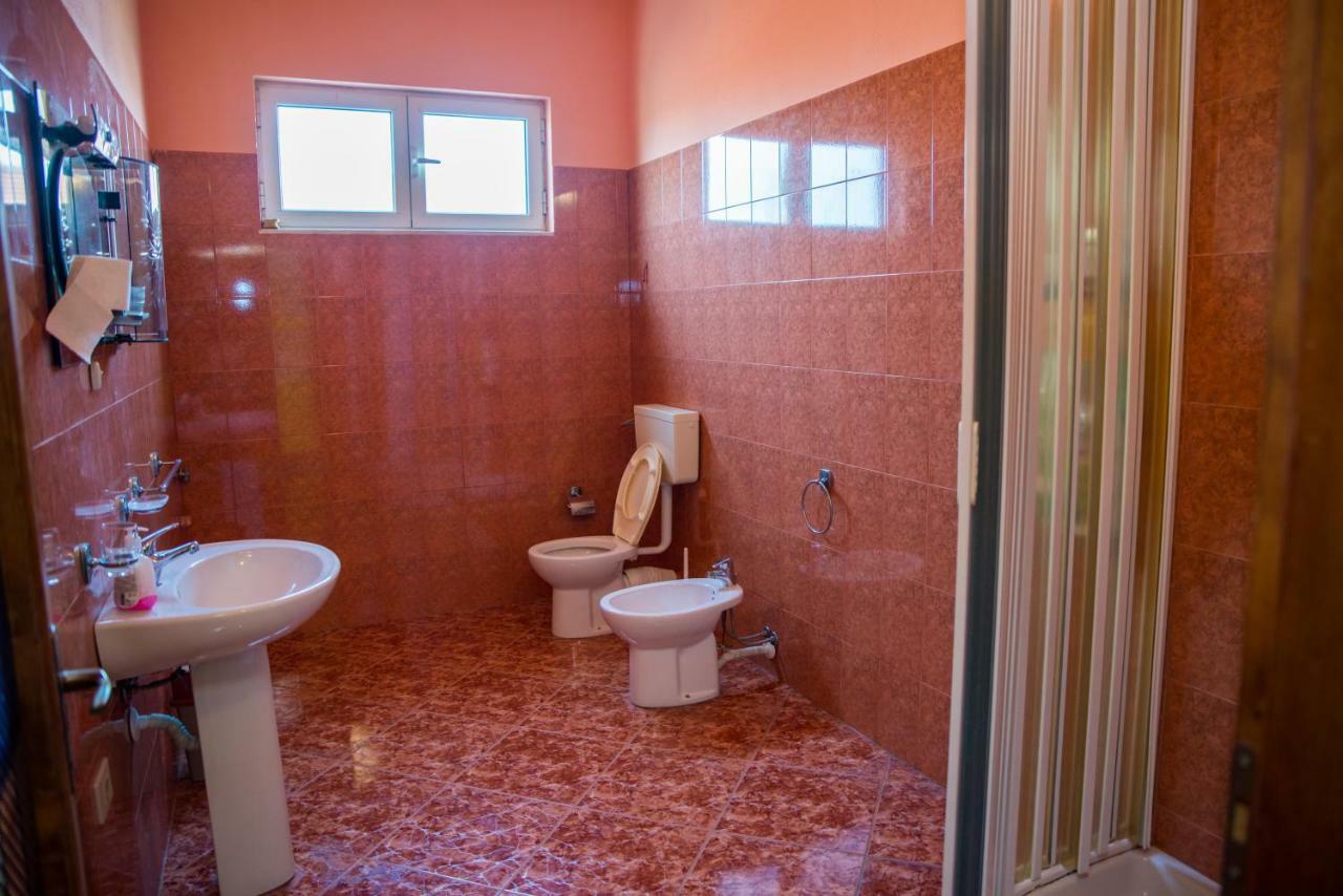 Our Way Guest House & Hostel Shkoder Bagian luar foto